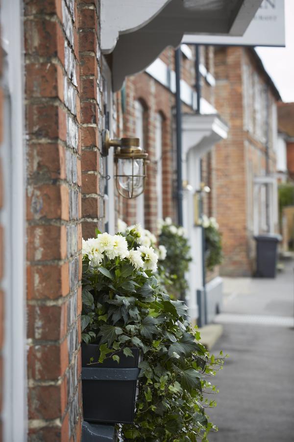 Bel And The Dragon-Kingsclere Hotel Exterior photo