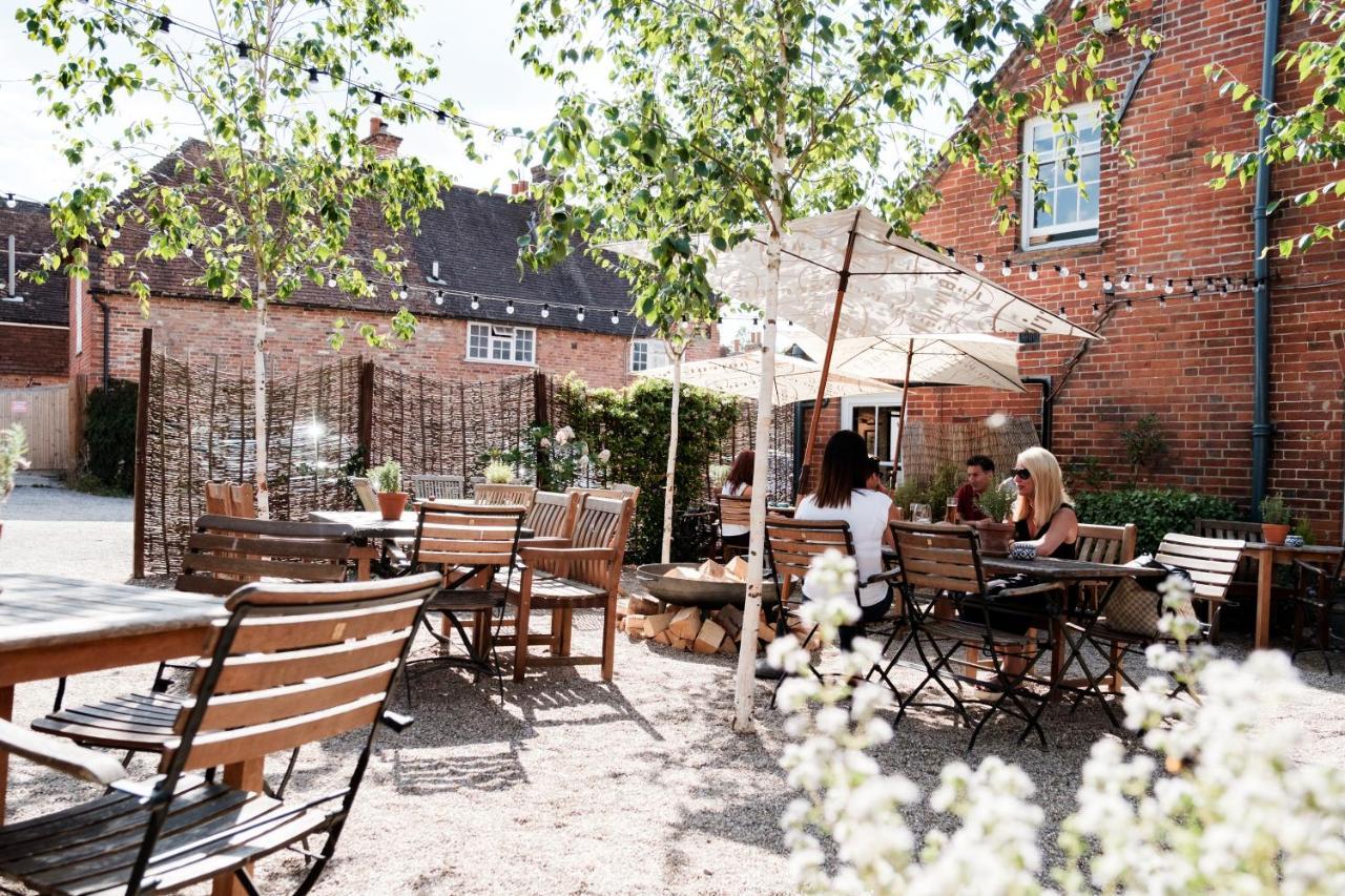 Bel And The Dragon-Kingsclere Hotel Exterior photo
